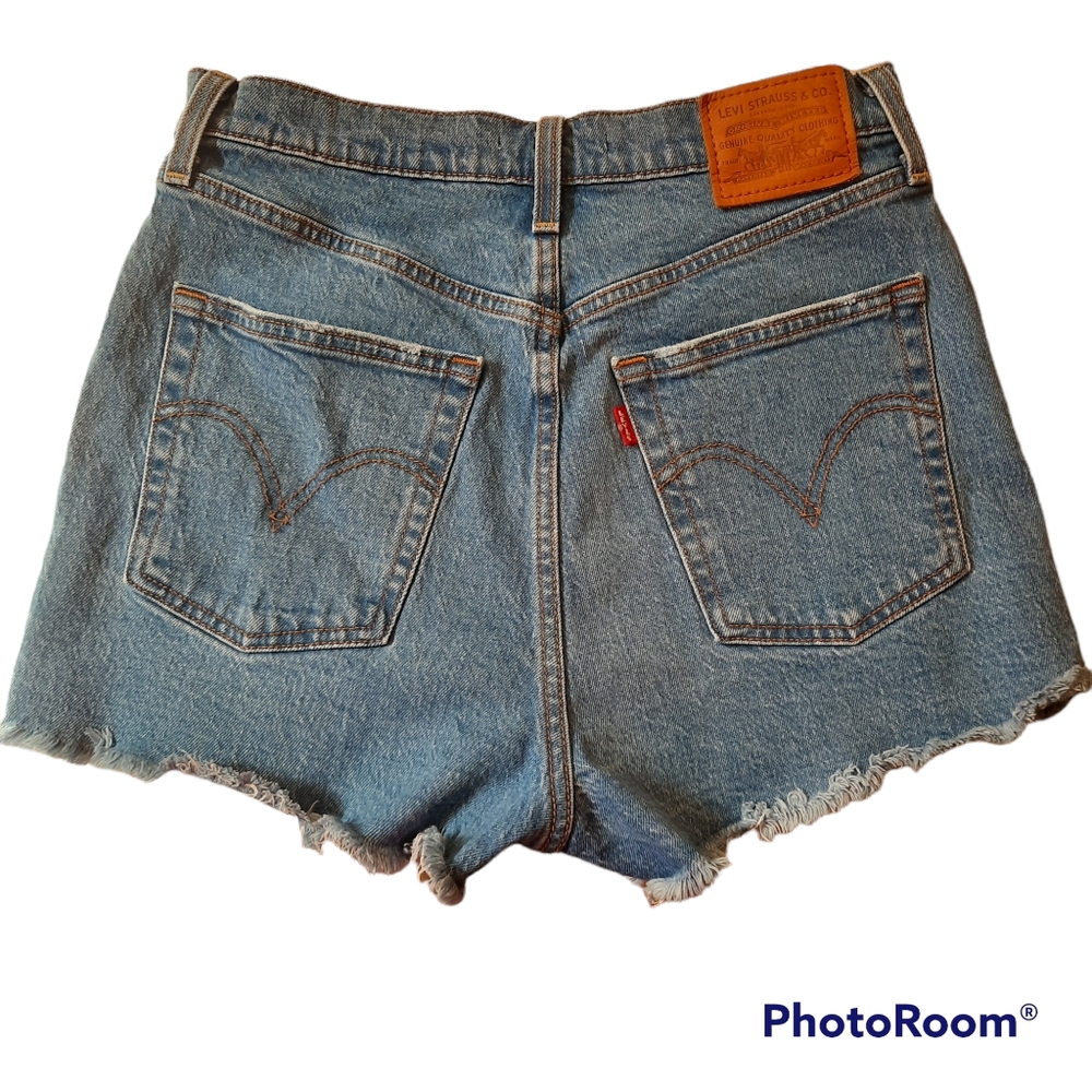 LEVI’S women’s blue jeans short, size 29
